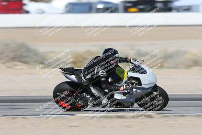 media/Jan-15-2026-Racers Edge (Thu) [[dfebeb70ab]]/2-A Group/Session 3 (Turn 15 Inside Pans)/